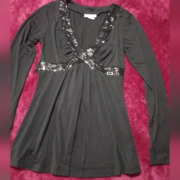 Black Long Sleeve Top with Sequin Detail - Picture 4 of 12